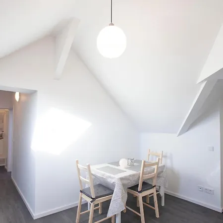 Moderne Nach Sanierung Apartment *