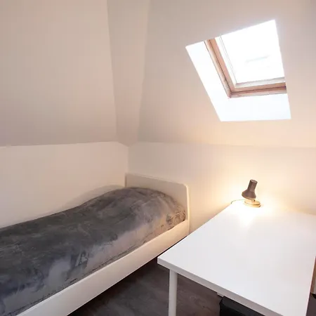 Moderne Nach Sanierung Apartment Alsdorf