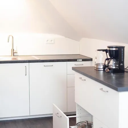 Moderne Nach Sanierung Apartment *